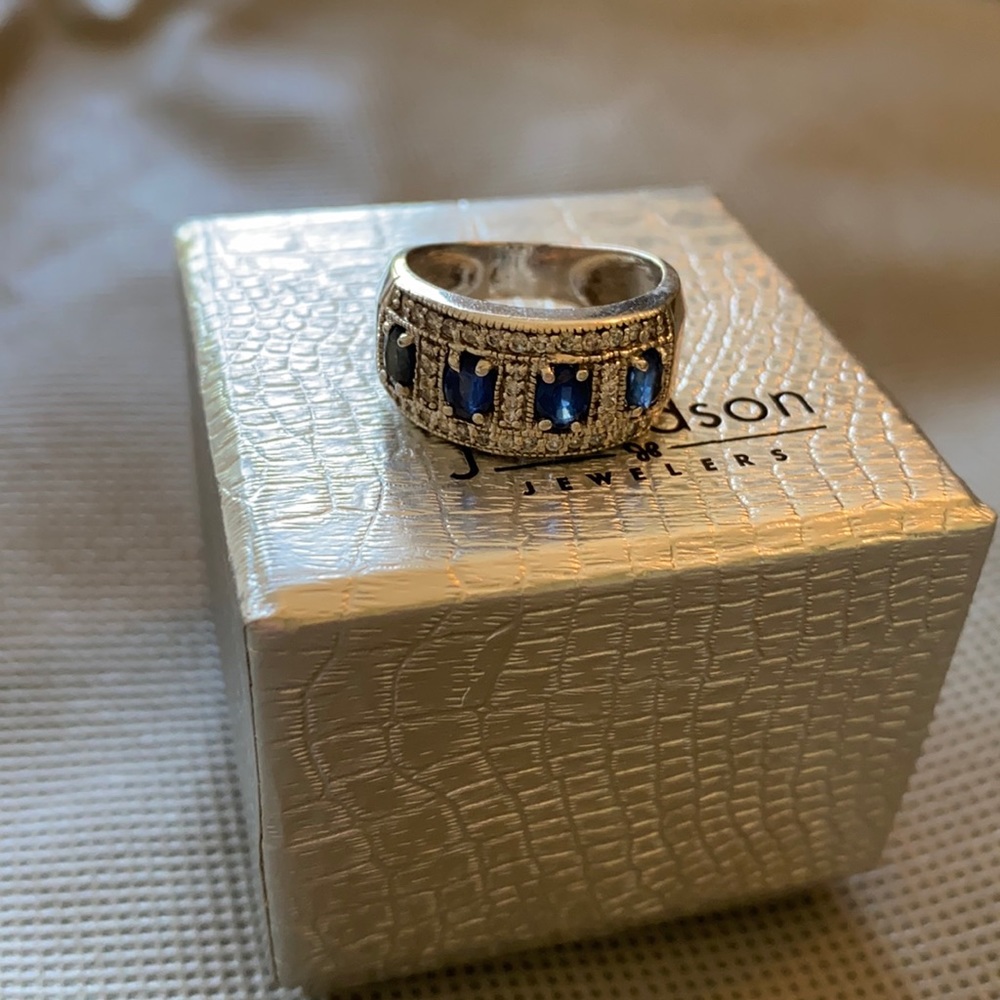 Diamond and sapphire band